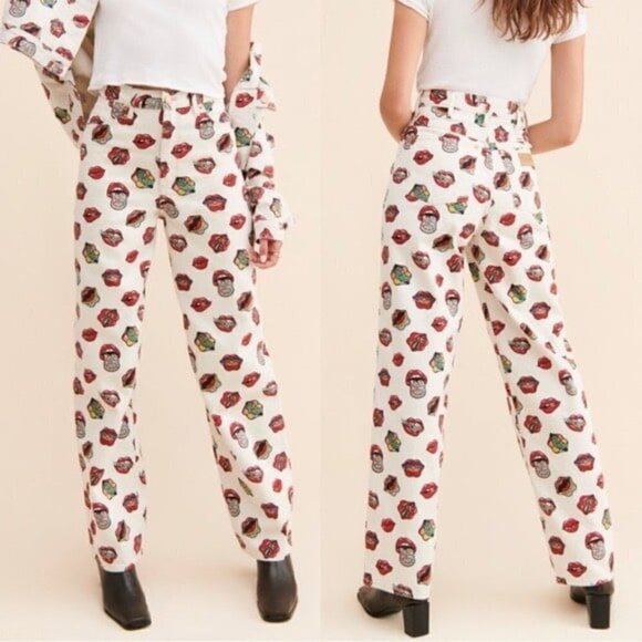 NWT Wrangler Barrel Jeans in Read my Lips print - Picture 1 of 11